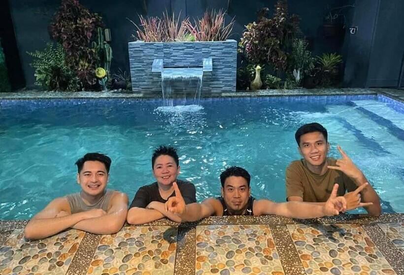 פנסיון Jamaica & John Staycation