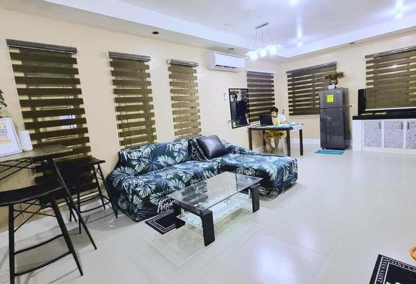 بنسيون Jamaica & John Staycation