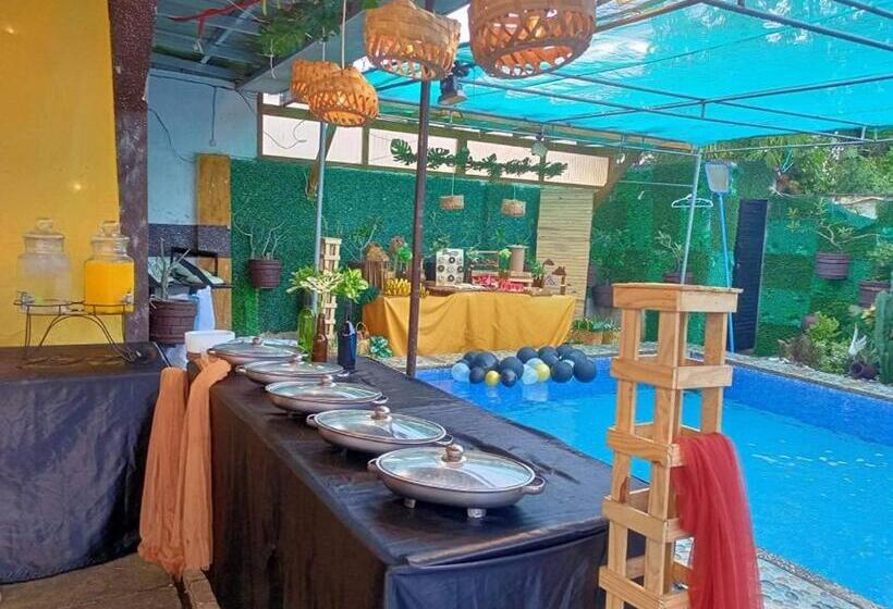 بنسيون Jamaica & John Staycation