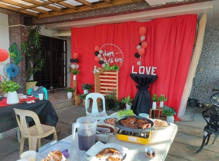 פנסיון Jamaica & John Staycation