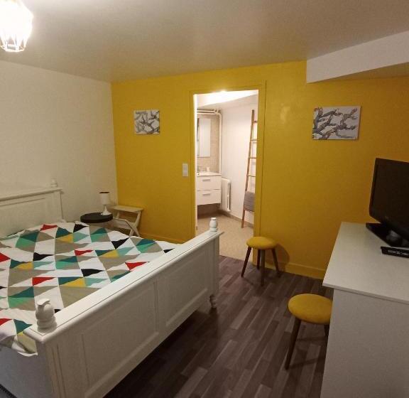 פנסיון Logement Indépendant Avec Parking Privé Et Terrasse, Au Calme