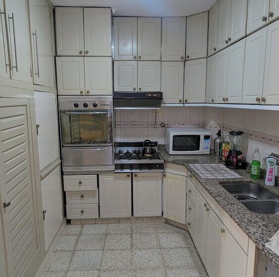 ペンション Rodex Hostel Tucuman