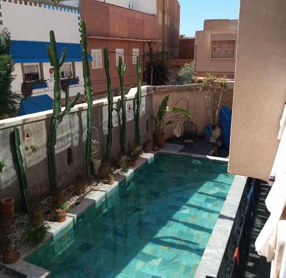 پانسیون Route De Taghazot Quartier Essahel Tamraght