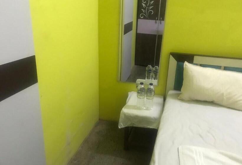 ペンション Singh Guest House