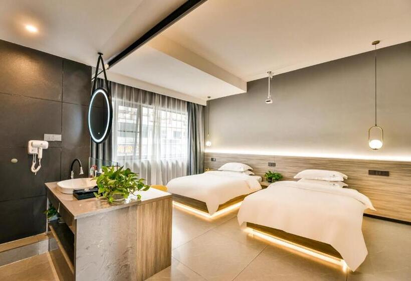 Пансион Yangshuo Emoji Youth Hostel