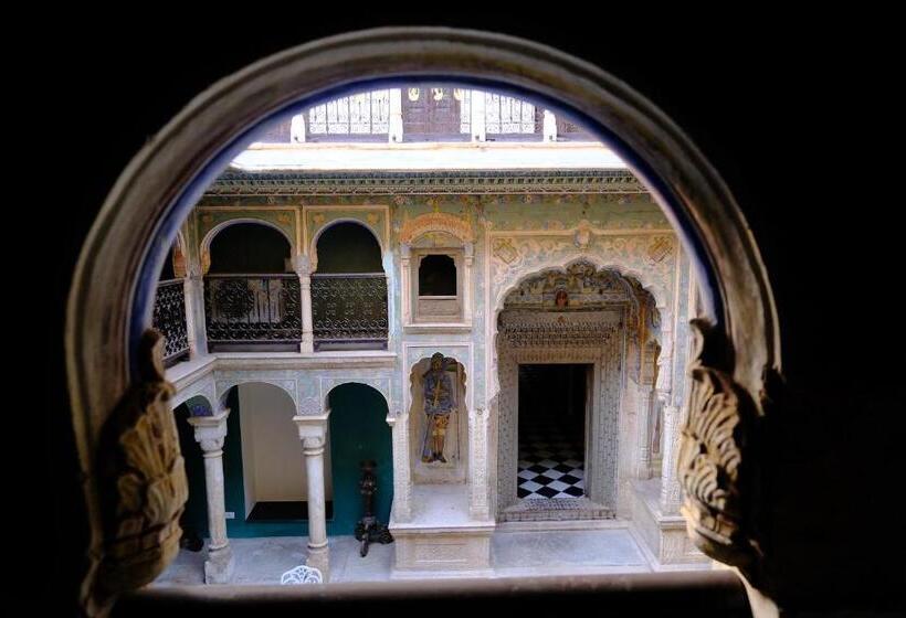 منتجع Vivaana Museum