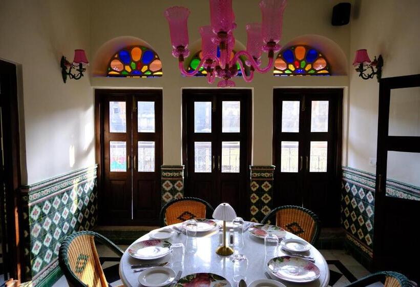 منتجع Vivaana Museum