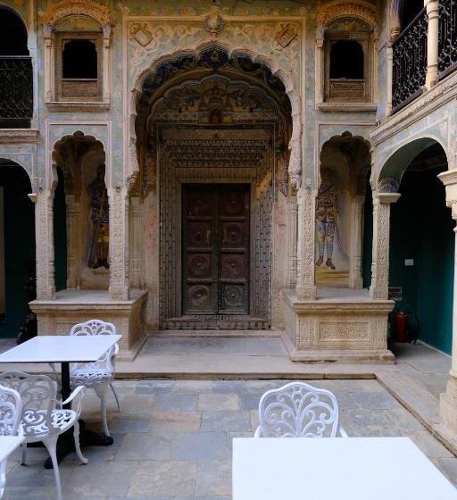 منتجع Vivaana Museum