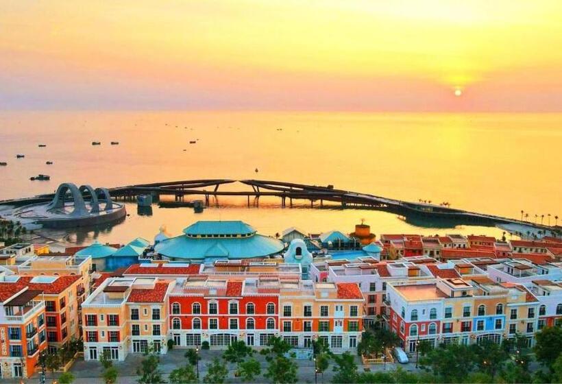 Rova Hotel Positano Horse Phú Quốc