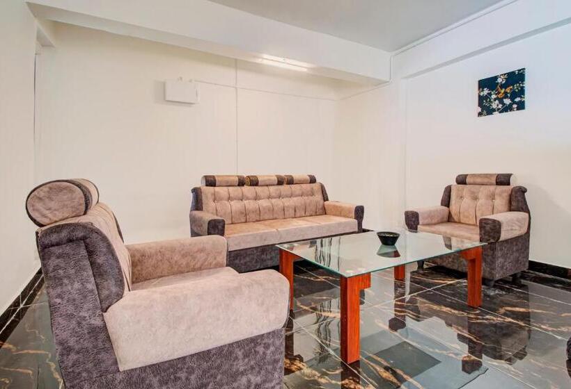 Super Oyo Hotel Akshaya Elite