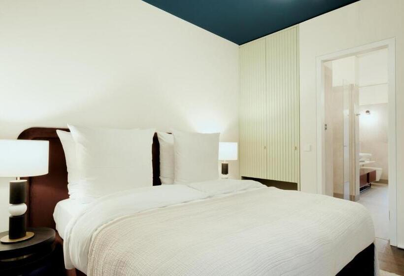 The Garden Suites By Suite030