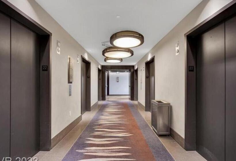 Vdara Hotel Premium Studio Suite  Free Valet Parking