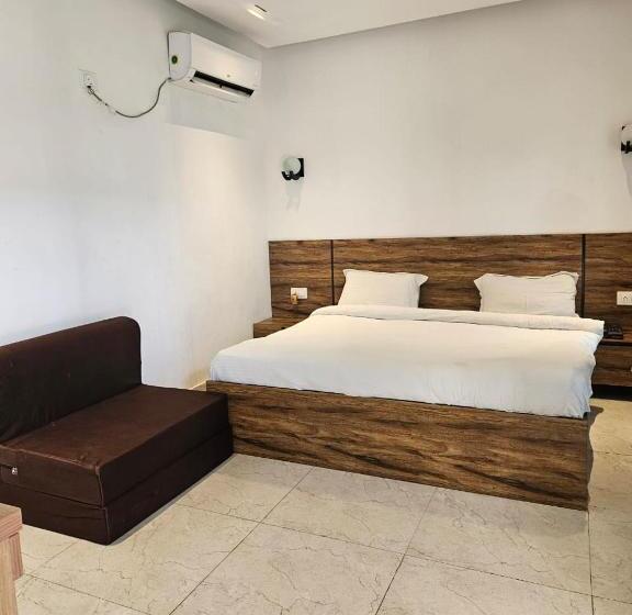 منتجع Vrindavan Suites
