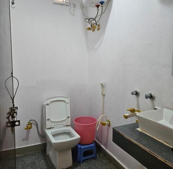 منتجع Vrindavan Suites