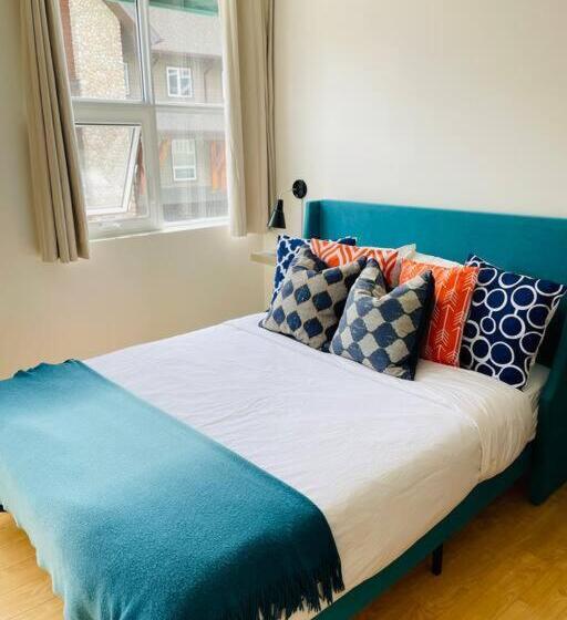 1bedroom With 2 Queen Heated Parking