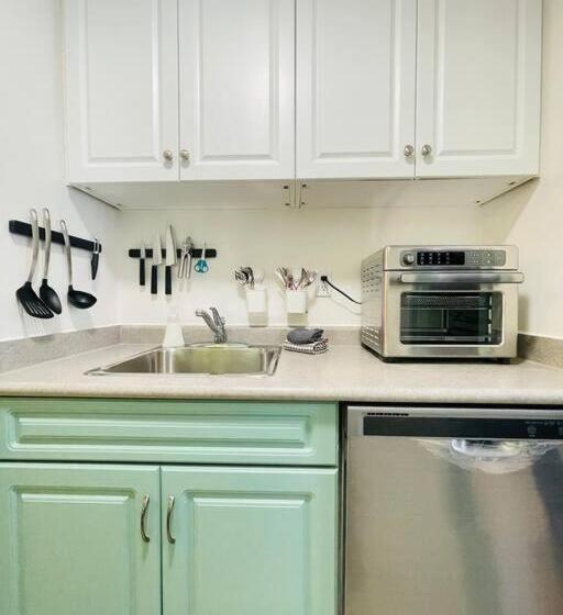 1bedroom With 2 Queen Heated Parking