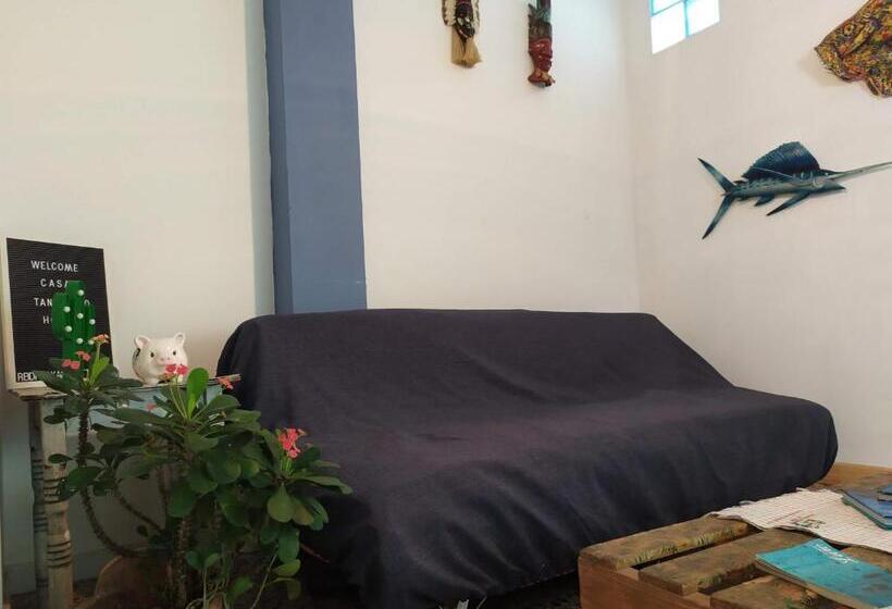 הוסטל Casa Almendros