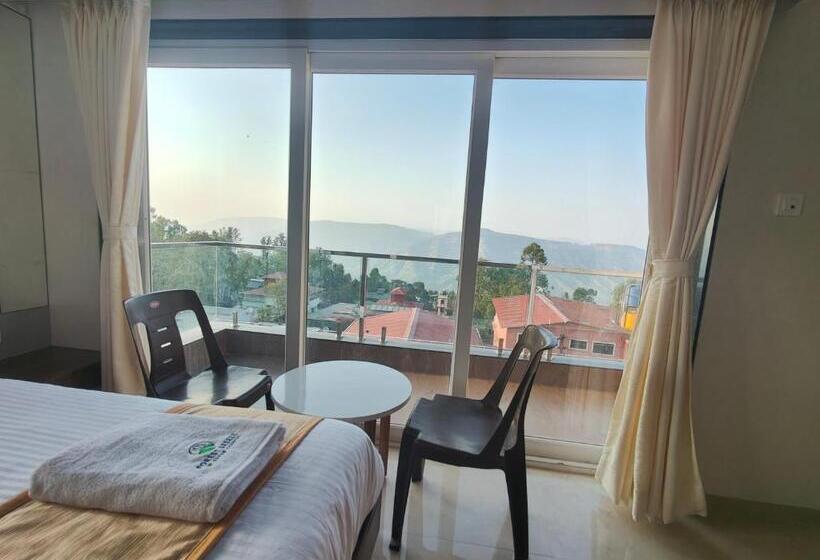 הוסטל Forest Breeze Inn