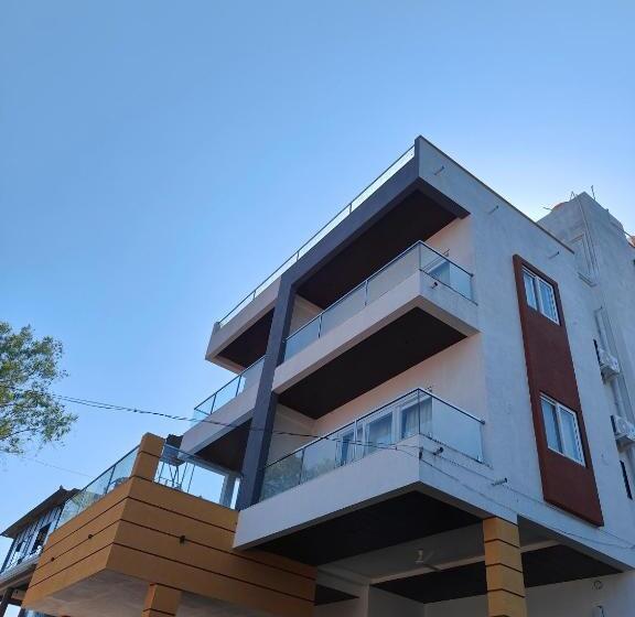 הוסטל Forest Breeze Inn