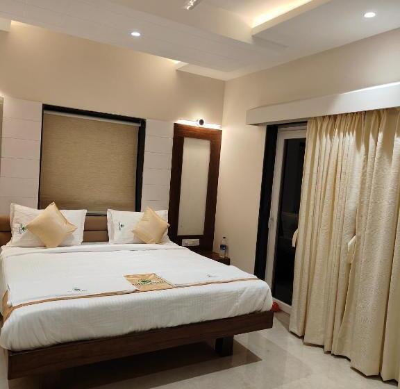 הוסטל Forest Breeze Inn