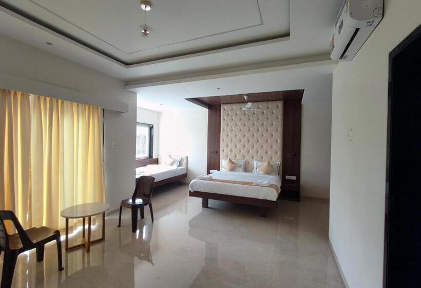 הוסטל Forest Breeze Inn