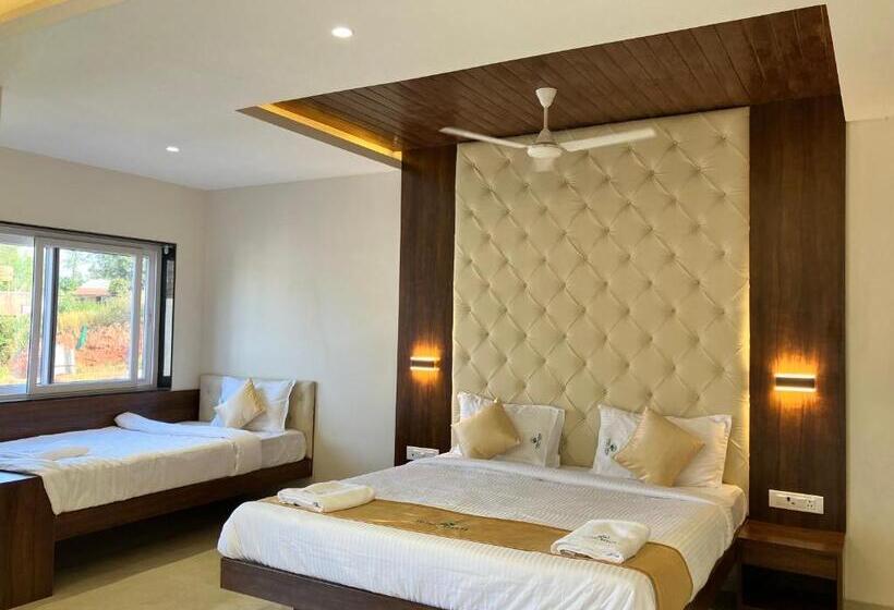 הוסטל Forest Breeze Inn