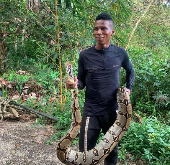 هاستل Hostal Herping Bahia Solano Tour