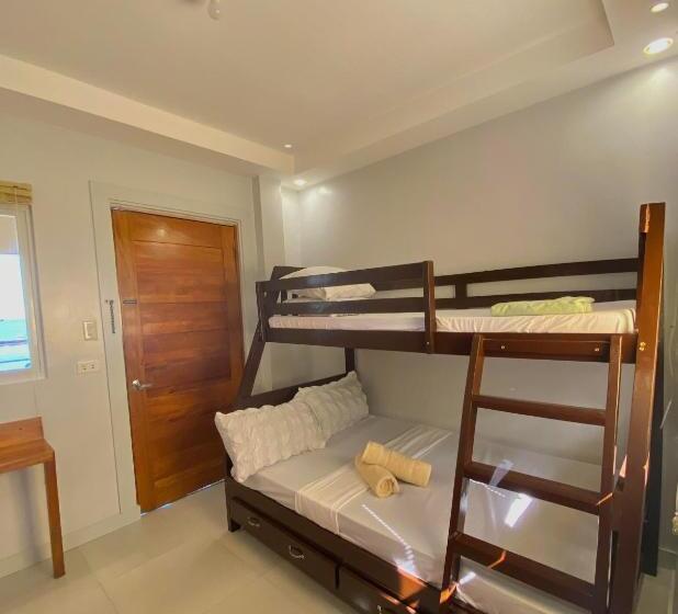 호스텔 Seaesta Beach House