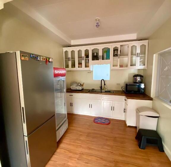 호스텔 Seaesta Beach House