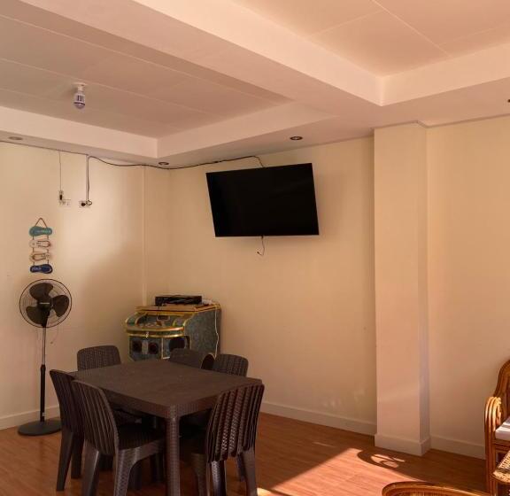 호스텔 Seaesta Beach House