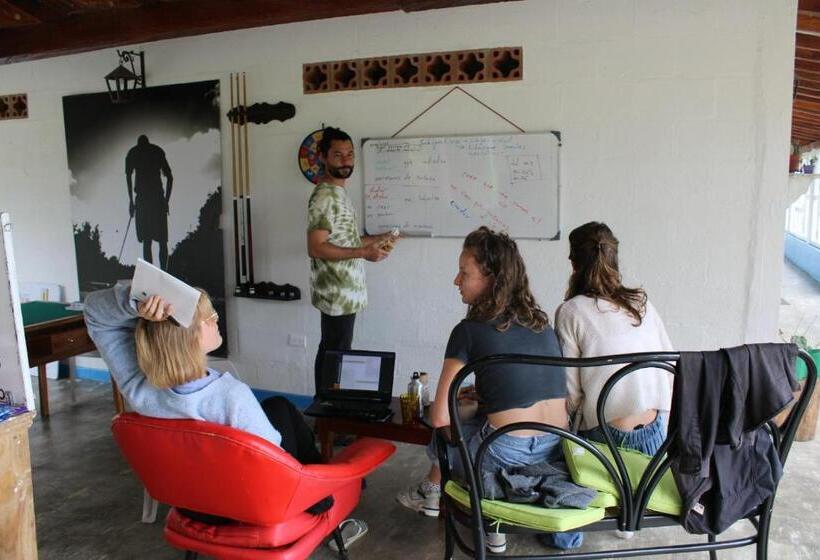 הוסטל Spanglish Colombia