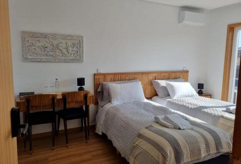 Bed and Breakfast On The Way   Mindelo Beach/guest House