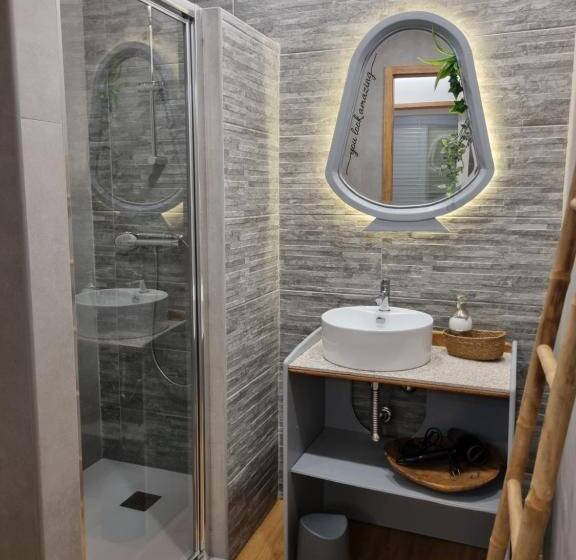 Bed and Breakfast On The Way   Mindelo Beach/guest House