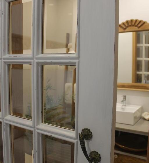 Bed and Breakfast On The Way   Mindelo Beach/guest House