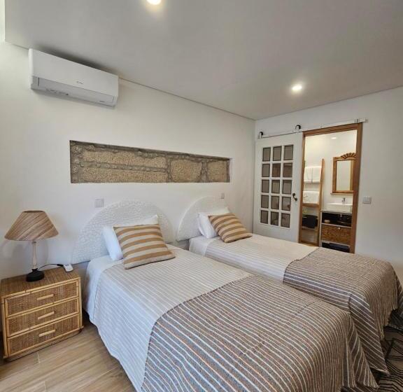 Bed and Breakfast On The Way   Mindelo Beach/guest House