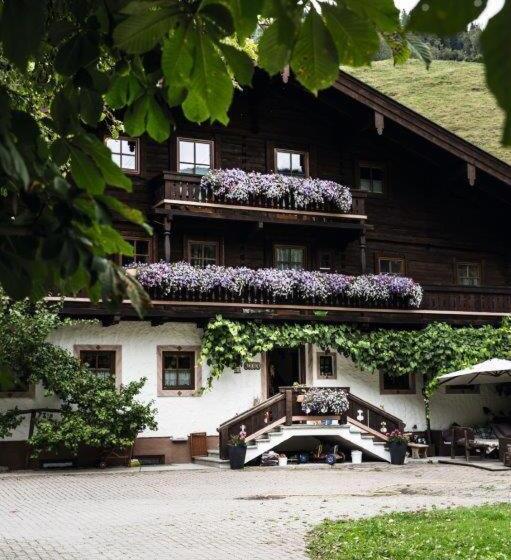 Hochwart Hof Bed & Breakfast