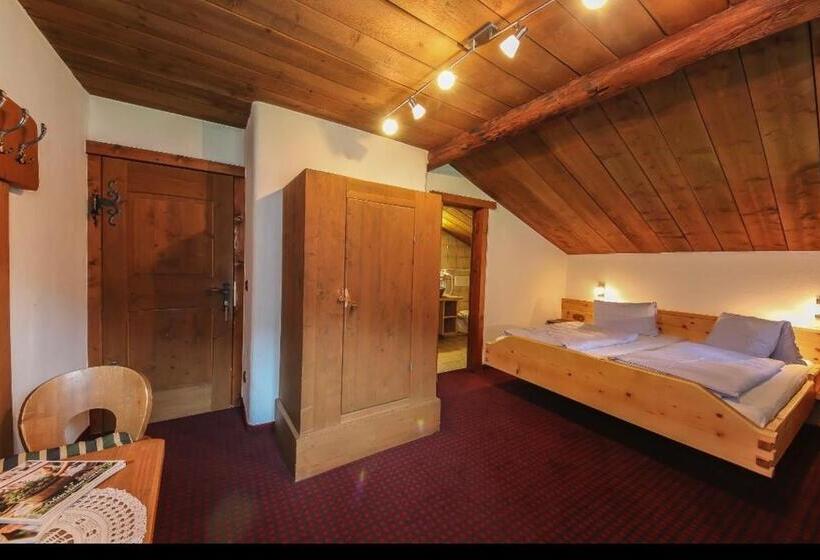 Hochwart Hof Bed & Breakfast