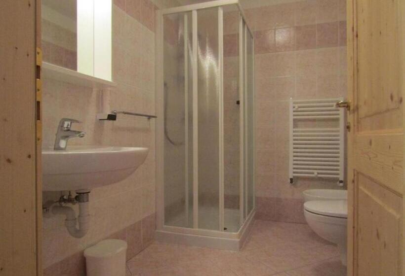 مبيت وإفطار Ski Lodge Pampeago