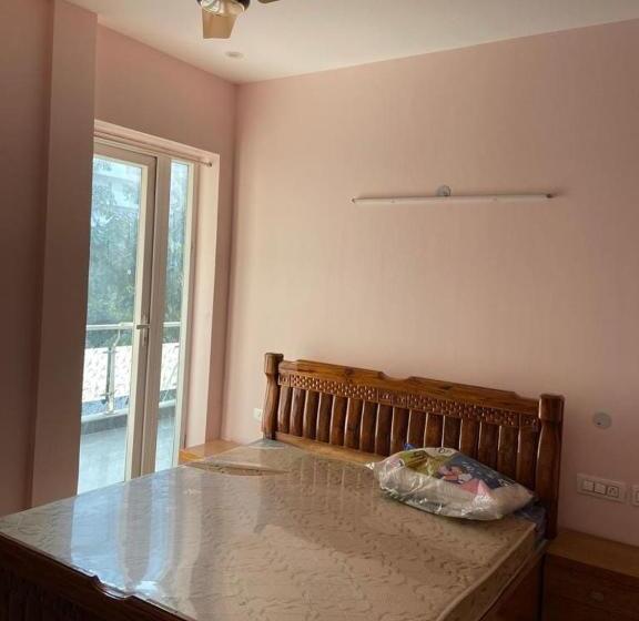 تختخواب و صبحانه Staymaker Durgapur