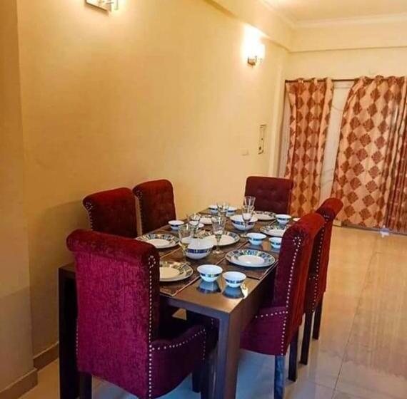 تختخواب و صبحانه Staymaker Durgapur