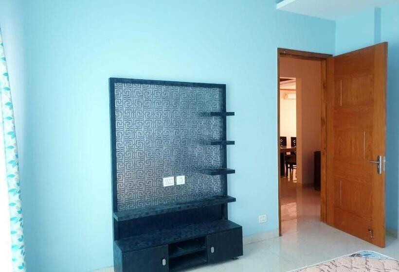 تختخواب و صبحانه Staymaker Durgapur