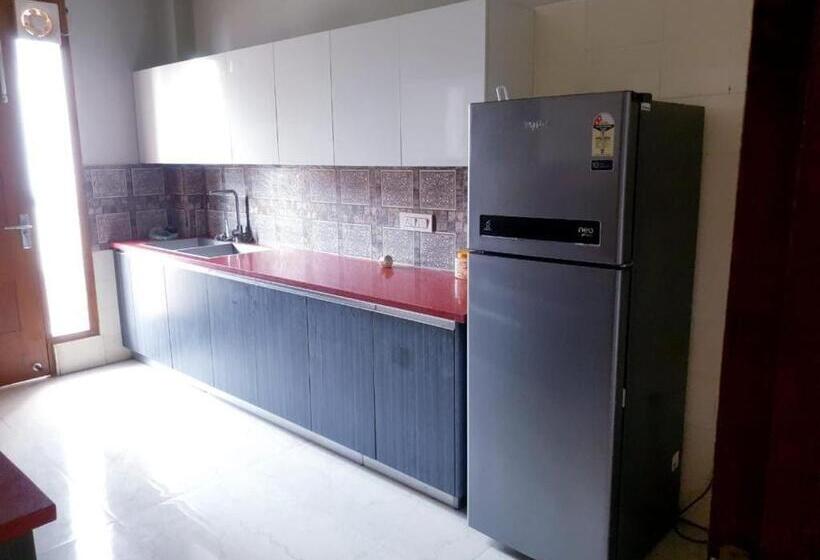 تختخواب و صبحانه Staymaker Durgapur