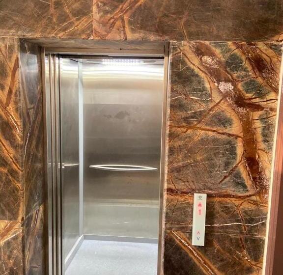 تختخواب و صبحانه Staymaker Durgapur