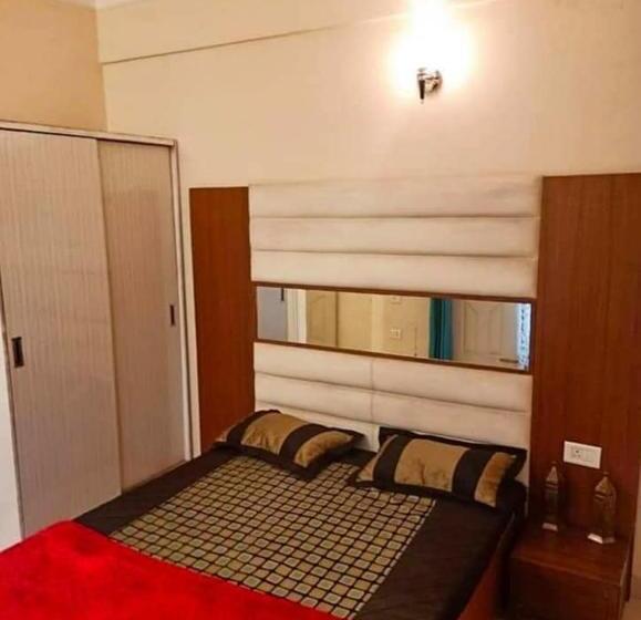 تختخواب و صبحانه Staymaker Durgapur