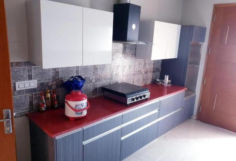 تختخواب و صبحانه Staymaker Durgapur