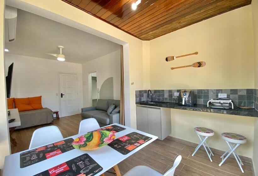 Flat Com Varanda E Serviços No Riviera Green