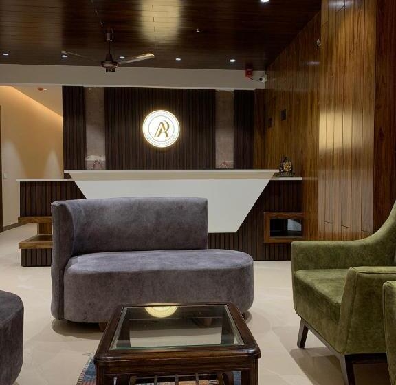 Отель Alpine Plaza