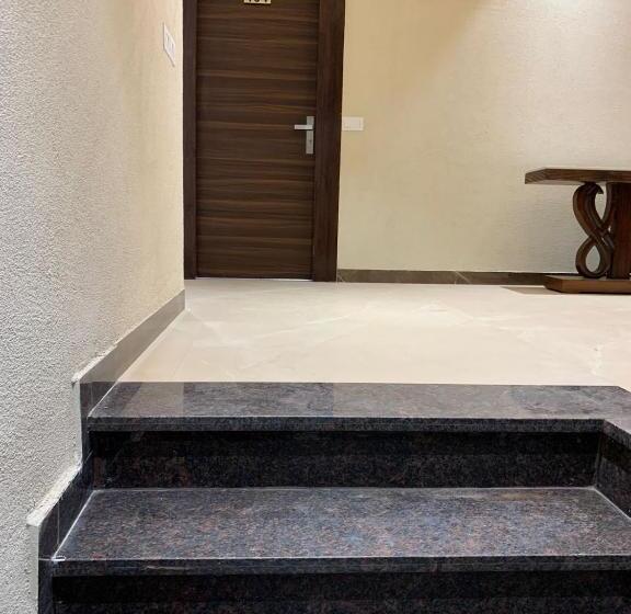 Отель Alpine Plaza