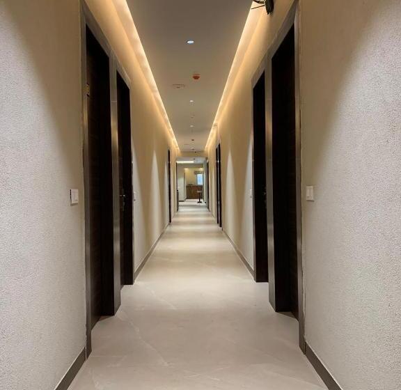 Отель Alpine Plaza