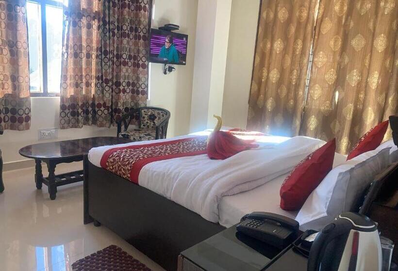 Отель Ananta Inn